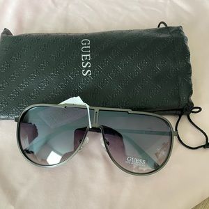 NEW Guess Sunglasses Pilot Aviator